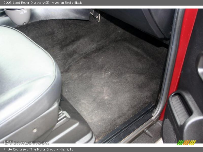 Alveston Red / Black 2003 Land Rover Discovery SE
