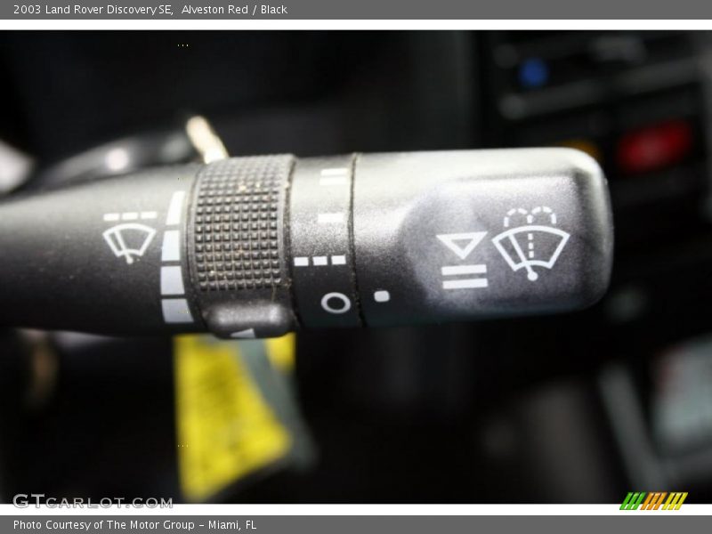Alveston Red / Black 2003 Land Rover Discovery SE