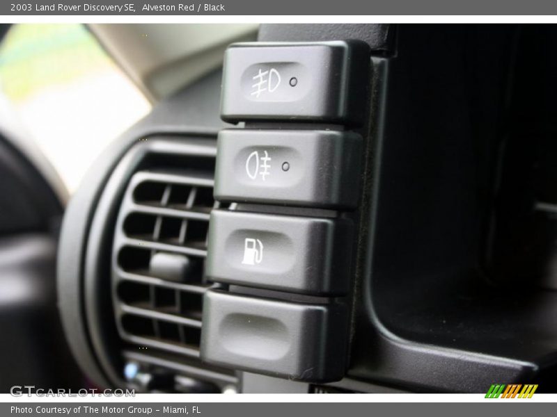 Alveston Red / Black 2003 Land Rover Discovery SE