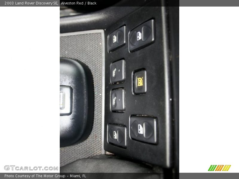 Alveston Red / Black 2003 Land Rover Discovery SE