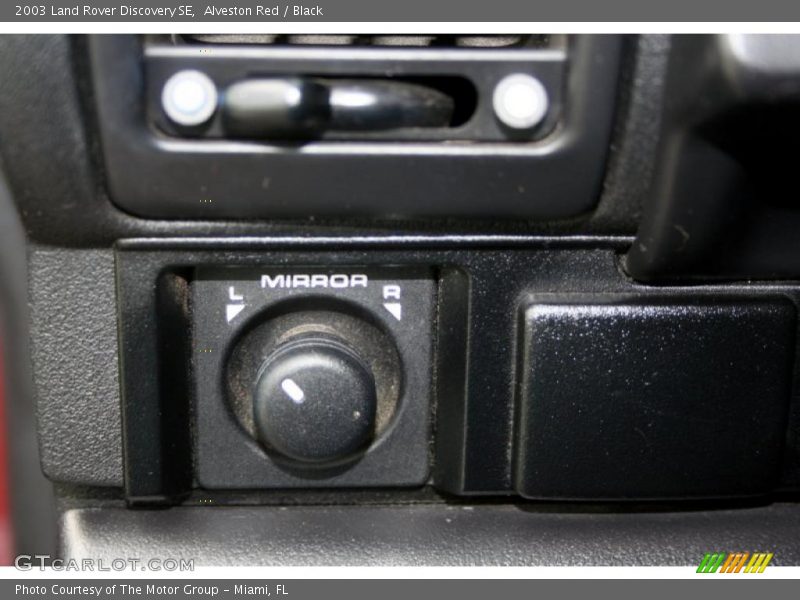 Alveston Red / Black 2003 Land Rover Discovery SE