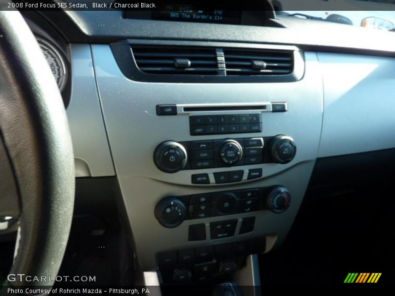 Black / Charcoal Black 2008 Ford Focus SES Sedan