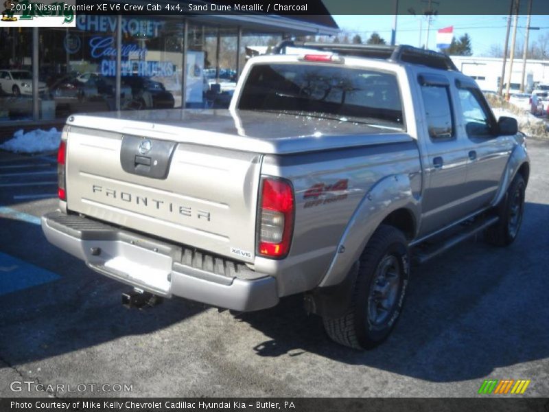 Sand Dune Metallic / Charcoal 2004 Nissan Frontier XE V6 Crew Cab 4x4