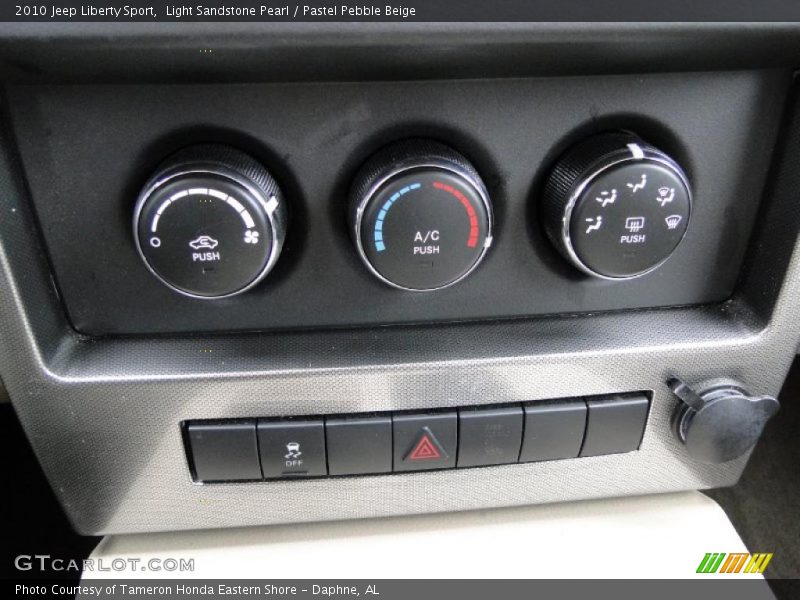 Light Sandstone Pearl / Pastel Pebble Beige 2010 Jeep Liberty Sport