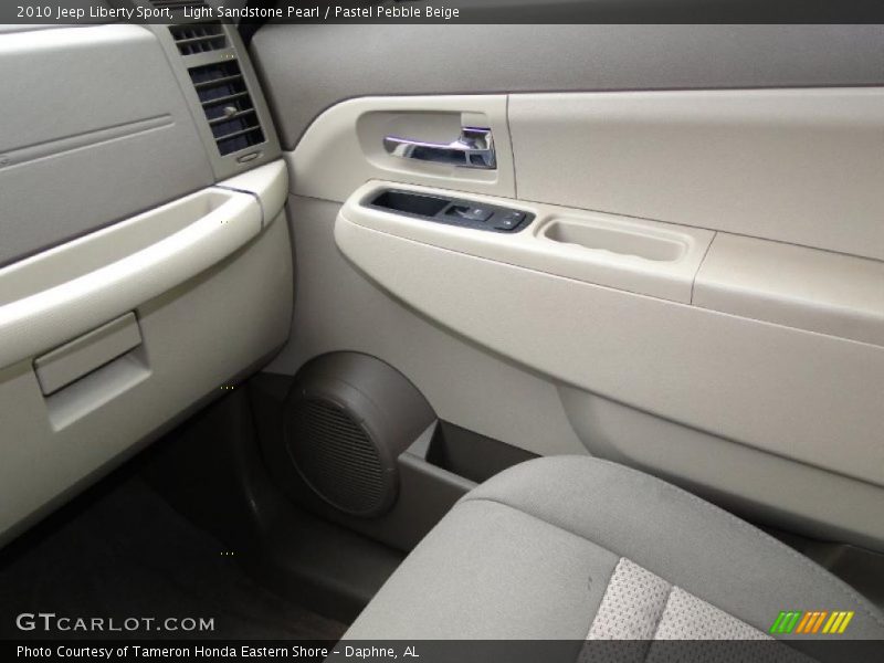 Light Sandstone Pearl / Pastel Pebble Beige 2010 Jeep Liberty Sport