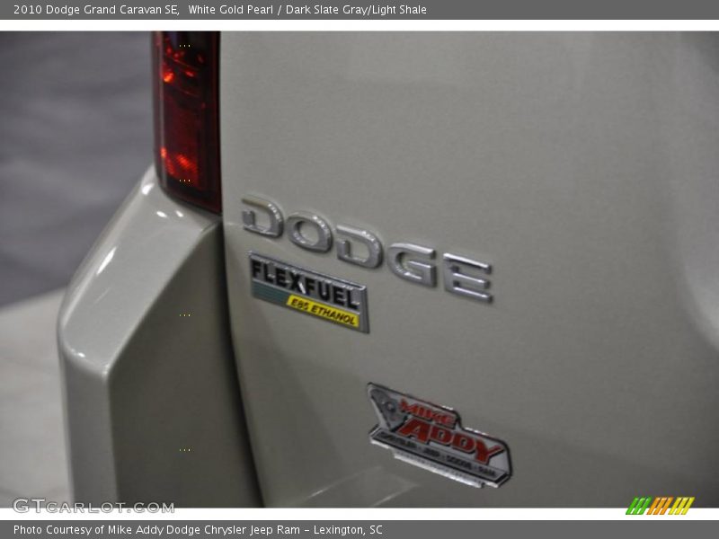 White Gold Pearl / Dark Slate Gray/Light Shale 2010 Dodge Grand Caravan SE