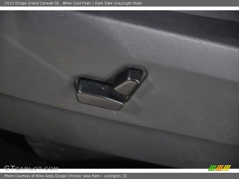 White Gold Pearl / Dark Slate Gray/Light Shale 2010 Dodge Grand Caravan SE