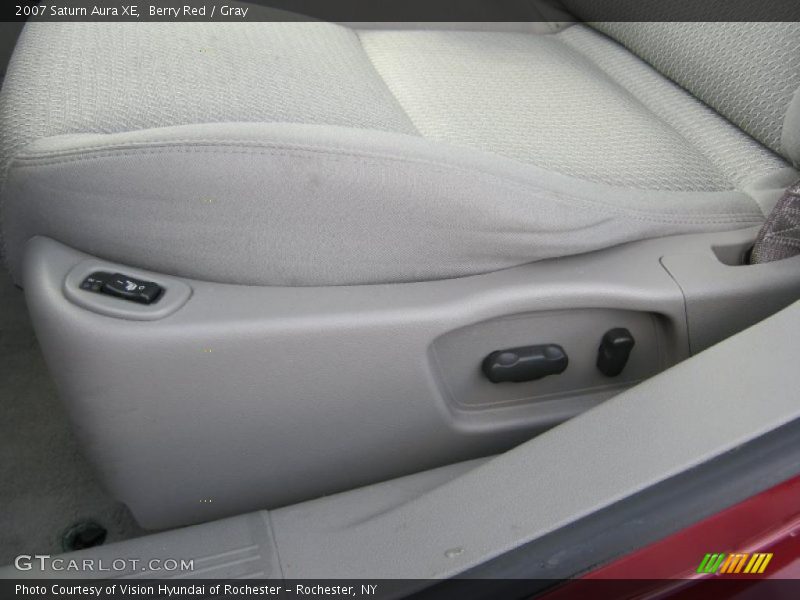 Berry Red / Gray 2007 Saturn Aura XE