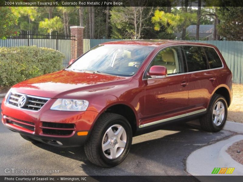 Front 3/4 View of 2004 Touareg V6