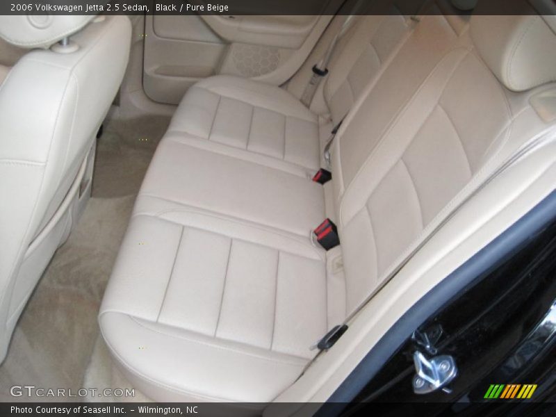 Black / Pure Beige 2006 Volkswagen Jetta 2.5 Sedan