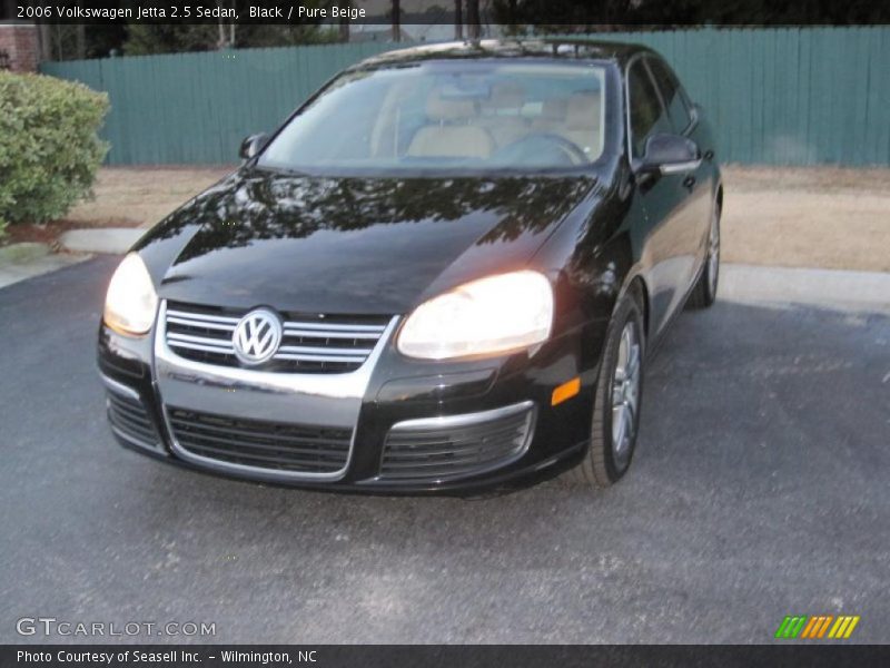 Black / Pure Beige 2006 Volkswagen Jetta 2.5 Sedan
