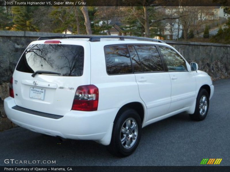 Super White / Gray 2005 Toyota Highlander V6