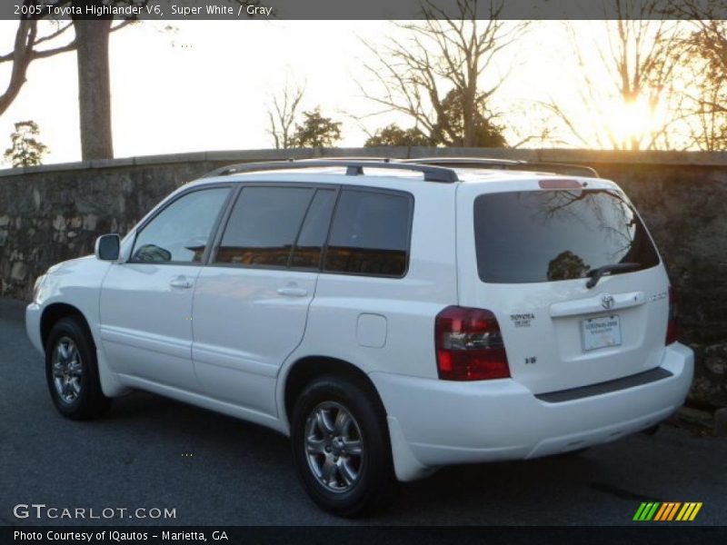 Super White / Gray 2005 Toyota Highlander V6