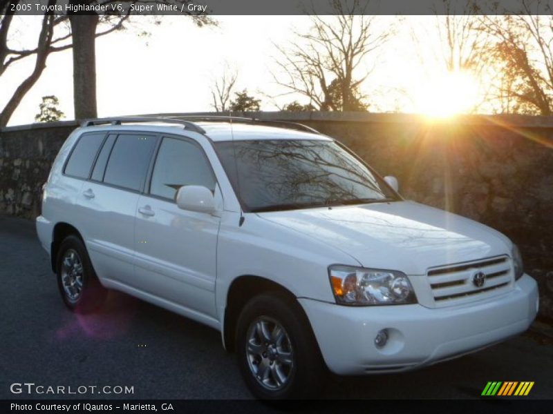 Super White / Gray 2005 Toyota Highlander V6