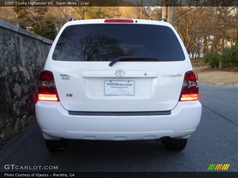 Super White / Gray 2005 Toyota Highlander V6