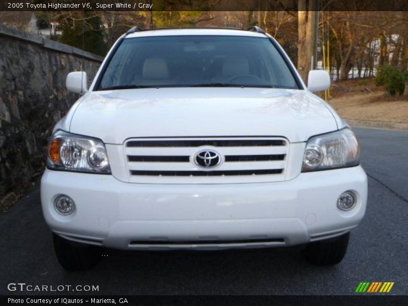 Super White / Gray 2005 Toyota Highlander V6