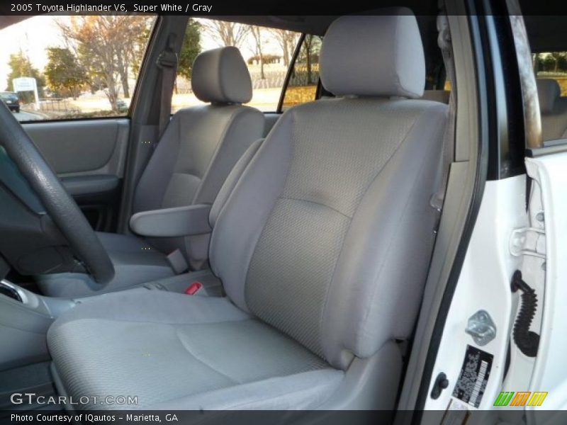 Super White / Gray 2005 Toyota Highlander V6