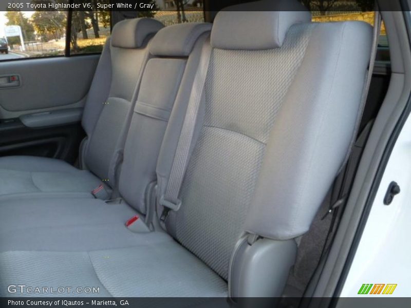 Super White / Gray 2005 Toyota Highlander V6