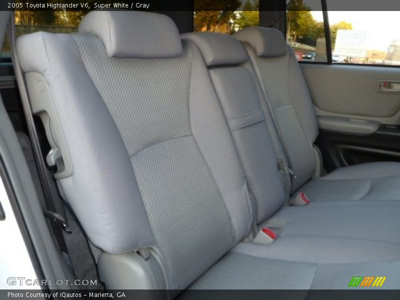 Super White / Gray 2005 Toyota Highlander V6