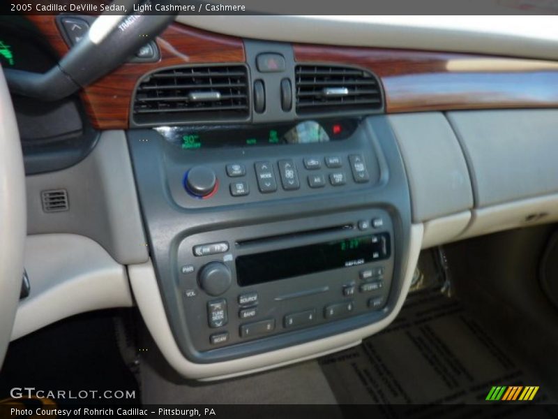 Light Cashmere / Cashmere 2005 Cadillac DeVille Sedan