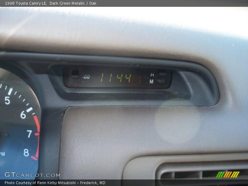 Dark Green Metallic / Oak 1998 Toyota Camry LE
