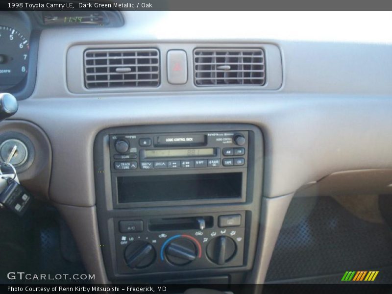 Dark Green Metallic / Oak 1998 Toyota Camry LE
