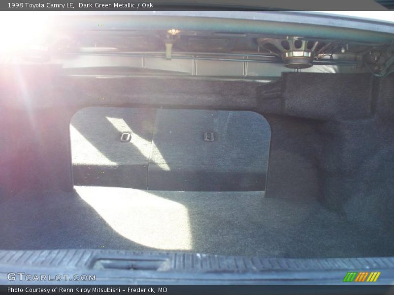 Dark Green Metallic / Oak 1998 Toyota Camry LE