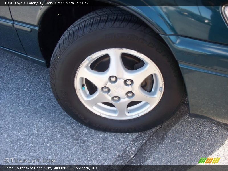 Dark Green Metallic / Oak 1998 Toyota Camry LE