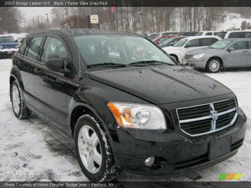 Front 3/4 View of 2007 Caliber SXT