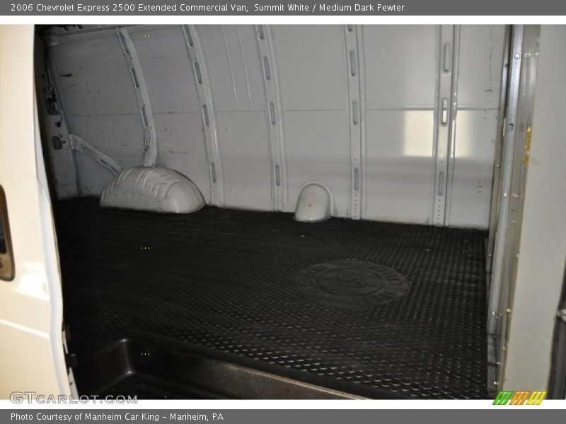 Summit White / Medium Dark Pewter 2006 Chevrolet Express 2500 Extended Commercial Van