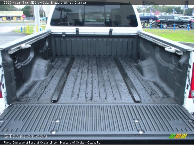 Blizzard White / Charcoal 2009 Nissan Titan SE Crew Cab