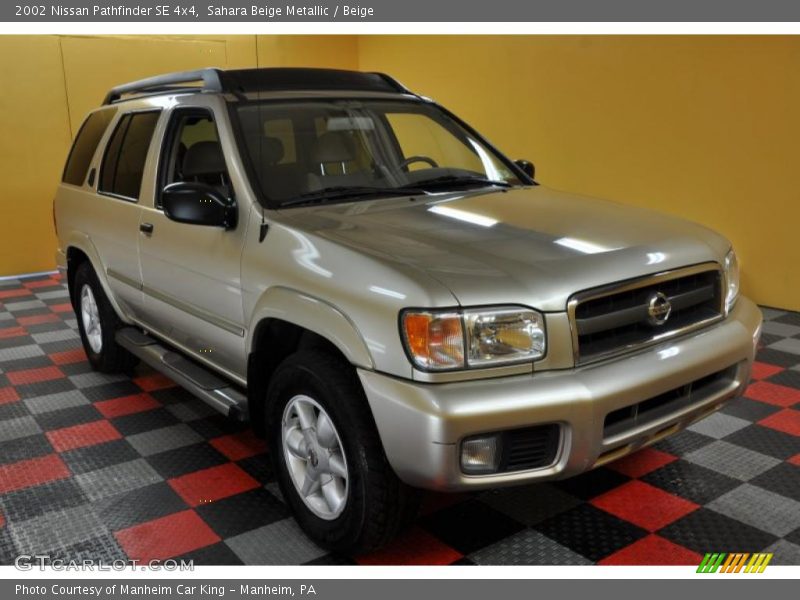 Sahara Beige Metallic / Beige 2002 Nissan Pathfinder SE 4x4