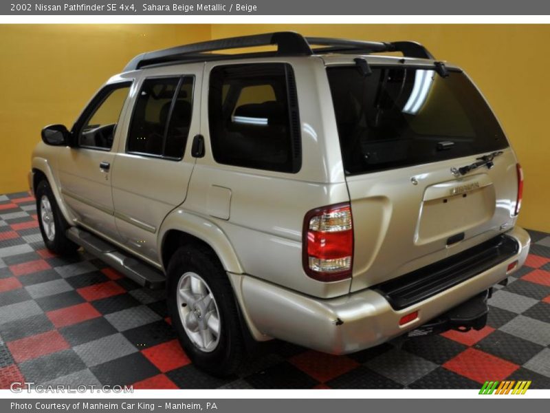 Sahara Beige Metallic / Beige 2002 Nissan Pathfinder SE 4x4