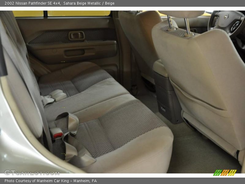 Sahara Beige Metallic / Beige 2002 Nissan Pathfinder SE 4x4
