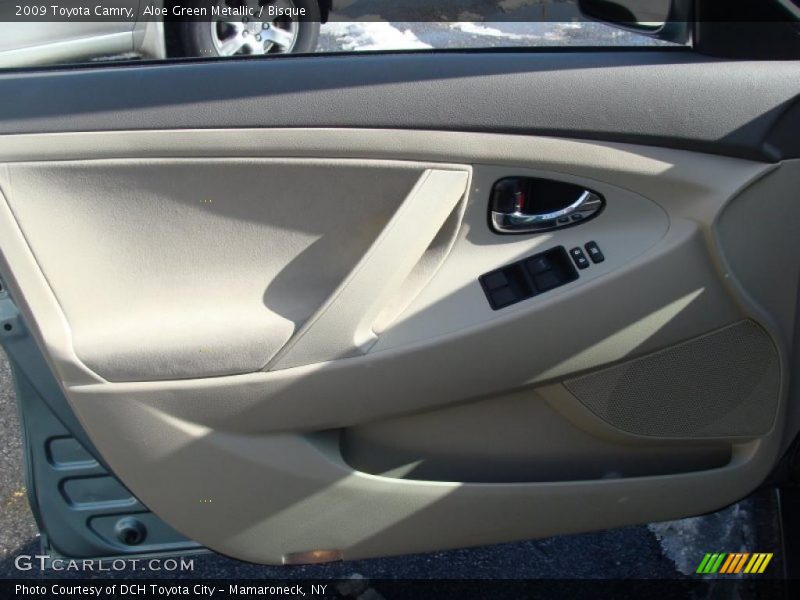 Aloe Green Metallic / Bisque 2009 Toyota Camry