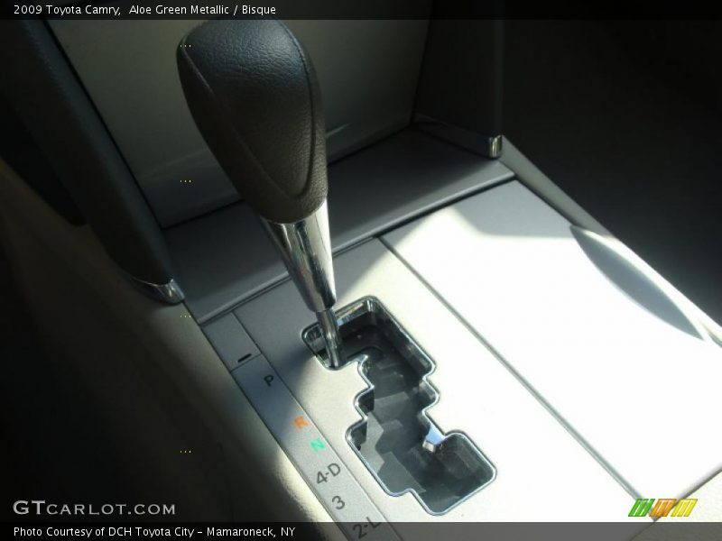 Aloe Green Metallic / Bisque 2009 Toyota Camry