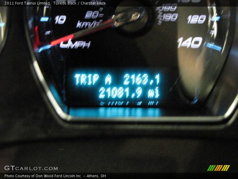 Tuxedo Black / Charcoal Black 2011 Ford Taurus Limited