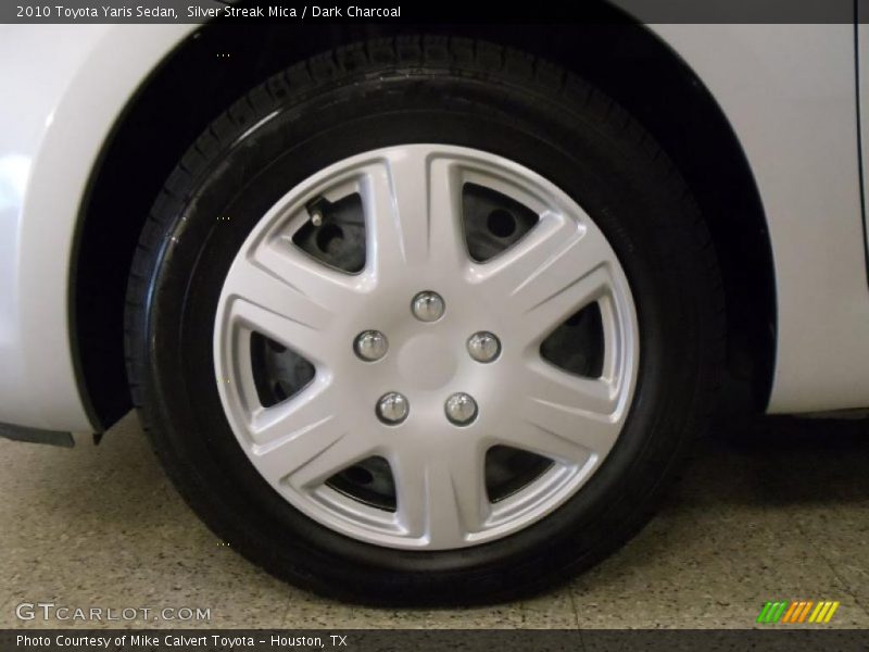 Silver Streak Mica / Dark Charcoal 2010 Toyota Yaris Sedan