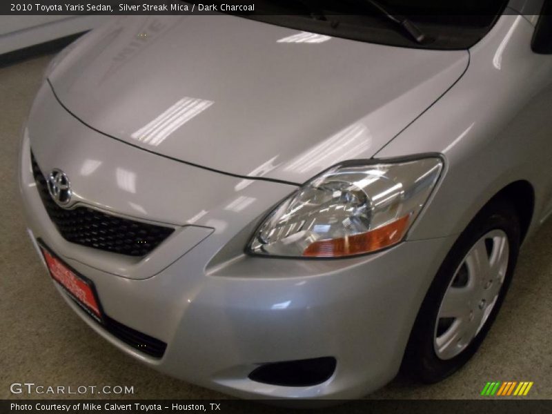 Silver Streak Mica / Dark Charcoal 2010 Toyota Yaris Sedan