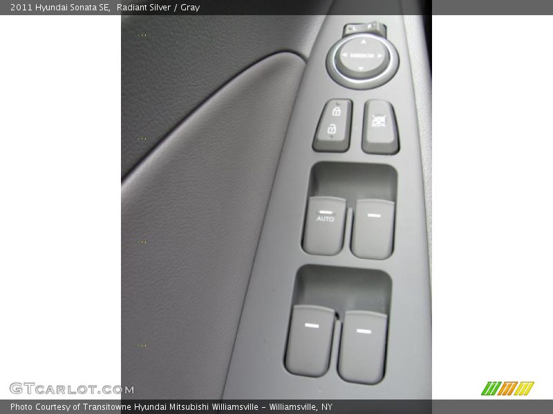 Radiant Silver / Gray 2011 Hyundai Sonata SE