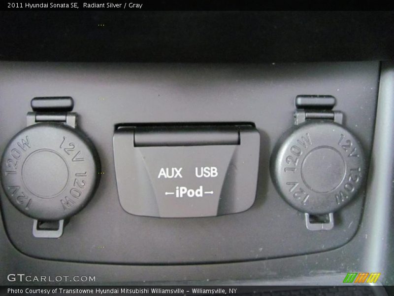 Radiant Silver / Gray 2011 Hyundai Sonata SE