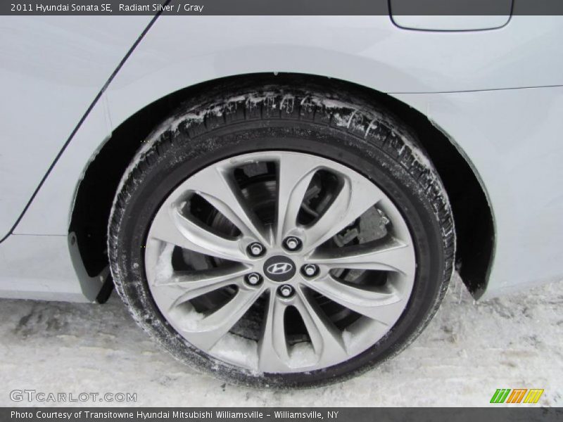 Radiant Silver / Gray 2011 Hyundai Sonata SE