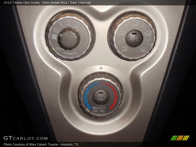 Silver Streak Mica / Dark Charcoal 2010 Toyota Yaris Sedan