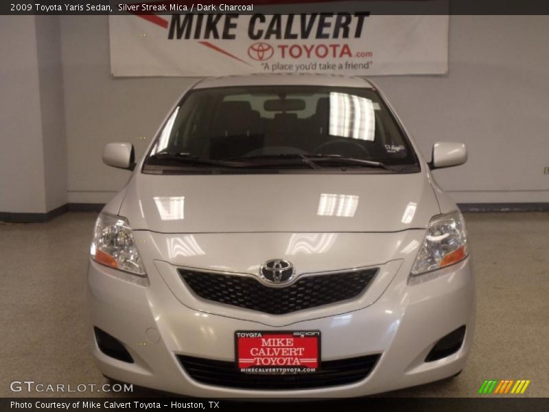 Silver Streak Mica / Dark Charcoal 2009 Toyota Yaris Sedan