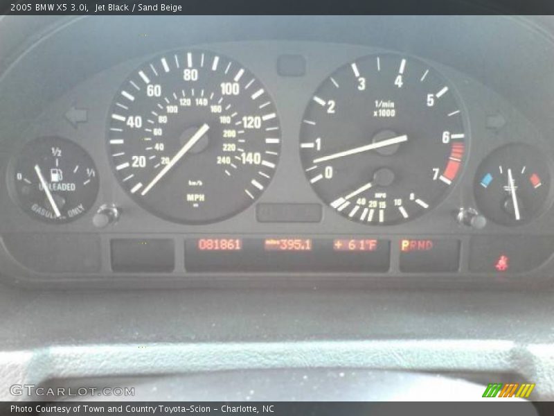 Jet Black / Sand Beige 2005 BMW X5 3.0i