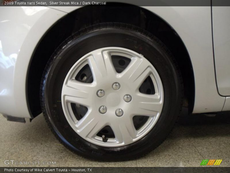 Silver Streak Mica / Dark Charcoal 2009 Toyota Yaris Sedan