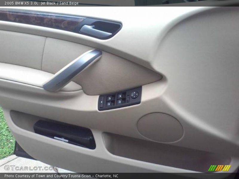 Jet Black / Sand Beige 2005 BMW X5 3.0i