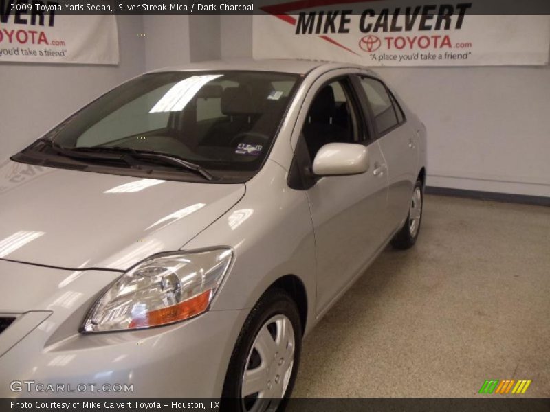 Silver Streak Mica / Dark Charcoal 2009 Toyota Yaris Sedan