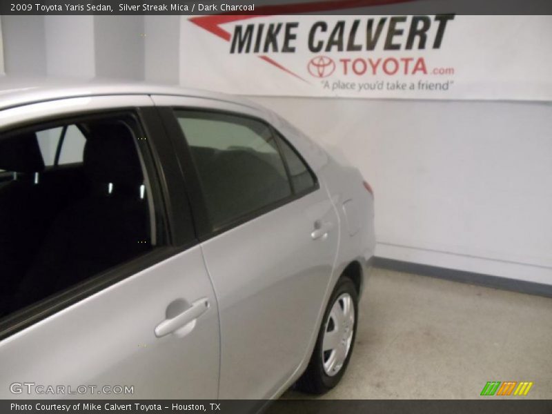Silver Streak Mica / Dark Charcoal 2009 Toyota Yaris Sedan