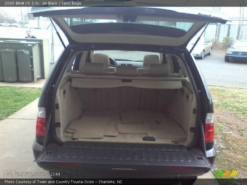 Jet Black / Sand Beige 2005 BMW X5 3.0i